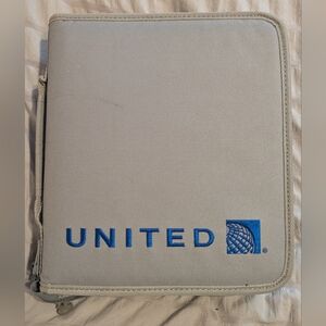 United Airlines Flight Attendant Manual Binder (Binder ONLY)